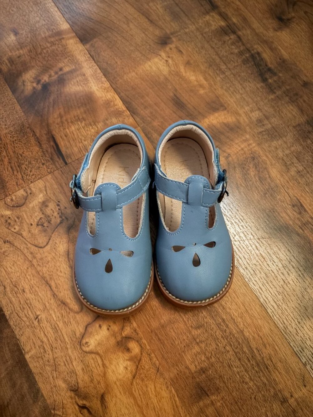 Kiderence size 6 girls blue Mary Jane’s